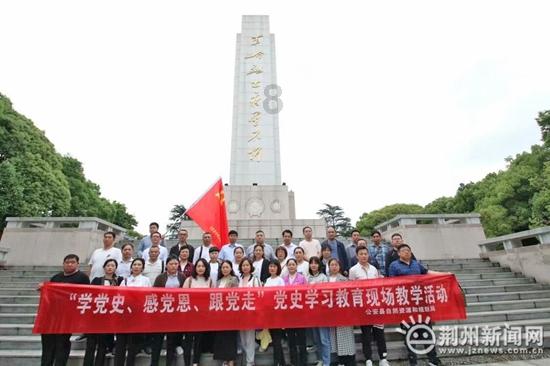 解惑专家就近亲答疑——46岁余秀华二婚,90后男友惹争议,其男友的身份到底是什么?平台
